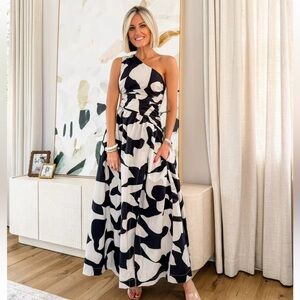 Abercrombie & Fitch Monochrome One-Shoulder Dress